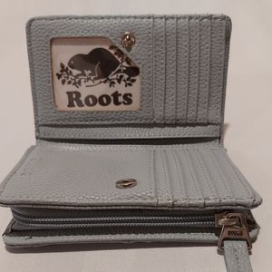 COPY - ROOTS NWT WALLET